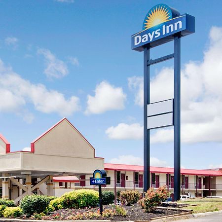 Days Inn By Wyndham Knoxville West Екстер'єр фото